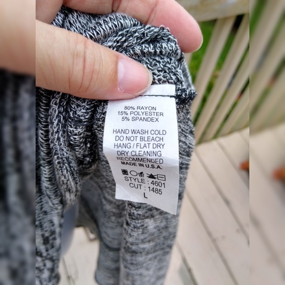 LUXE USA hi lo shark bite top - Picture 4 of 4